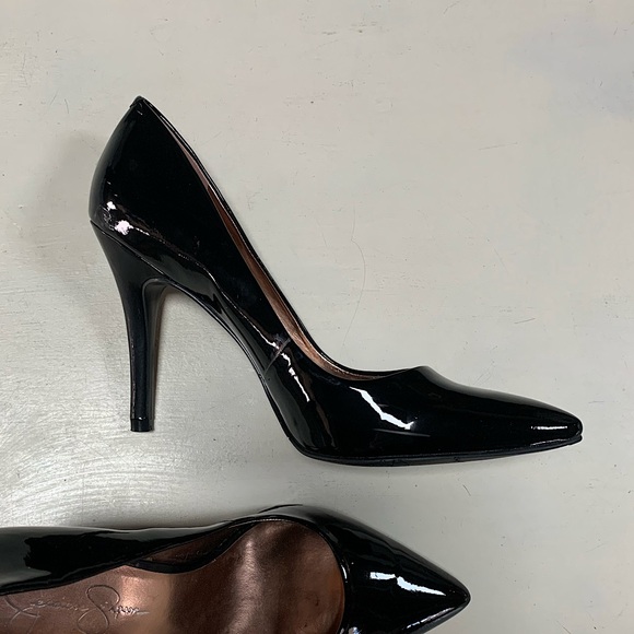 Black smooth heels 👠 size 8.5 M - Picture 1 of 8
